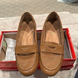 Aerosoles Tan Loafer